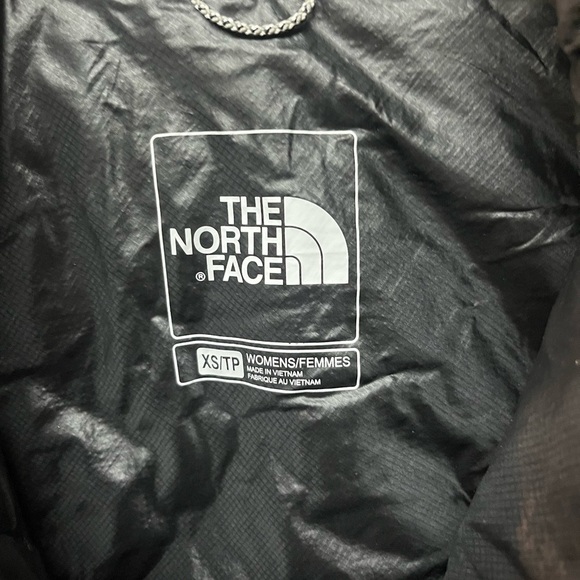 The North Face Charcoal Quilted Vest. XS - Picture 3 of 5